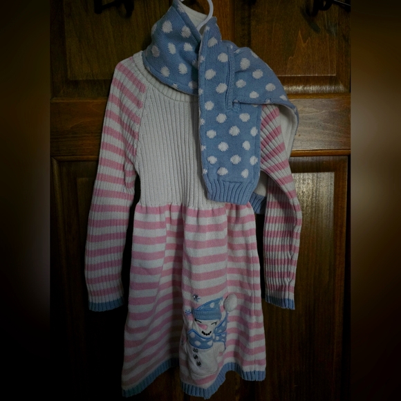 C.Rowley: 🩷/🤍Sweater Dress w/Rhinestone Embroidered Snowman & Matching Scarf - Picture 13 of 13